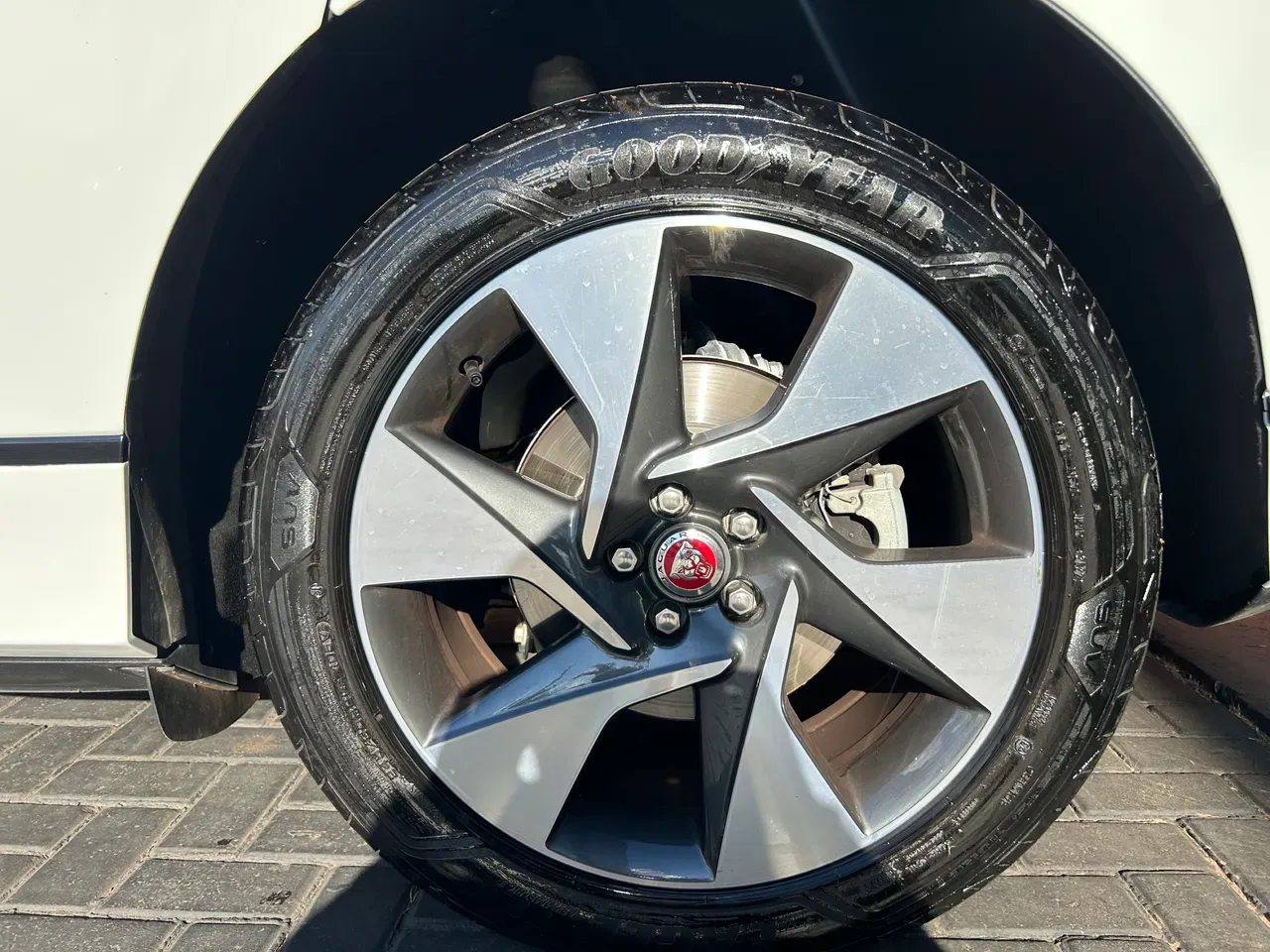 Jaguar I-pace - Imagem 4