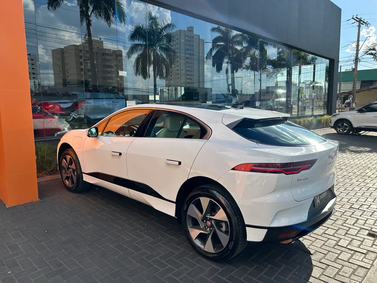 Jaguar I-pace - Imagem 5