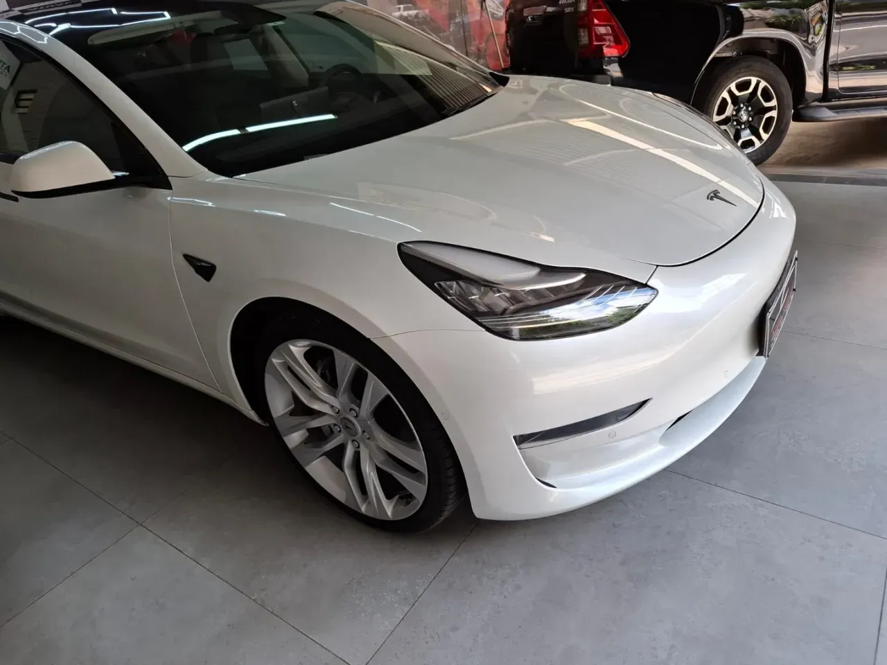 Tesla Model 3 - Imagem 3