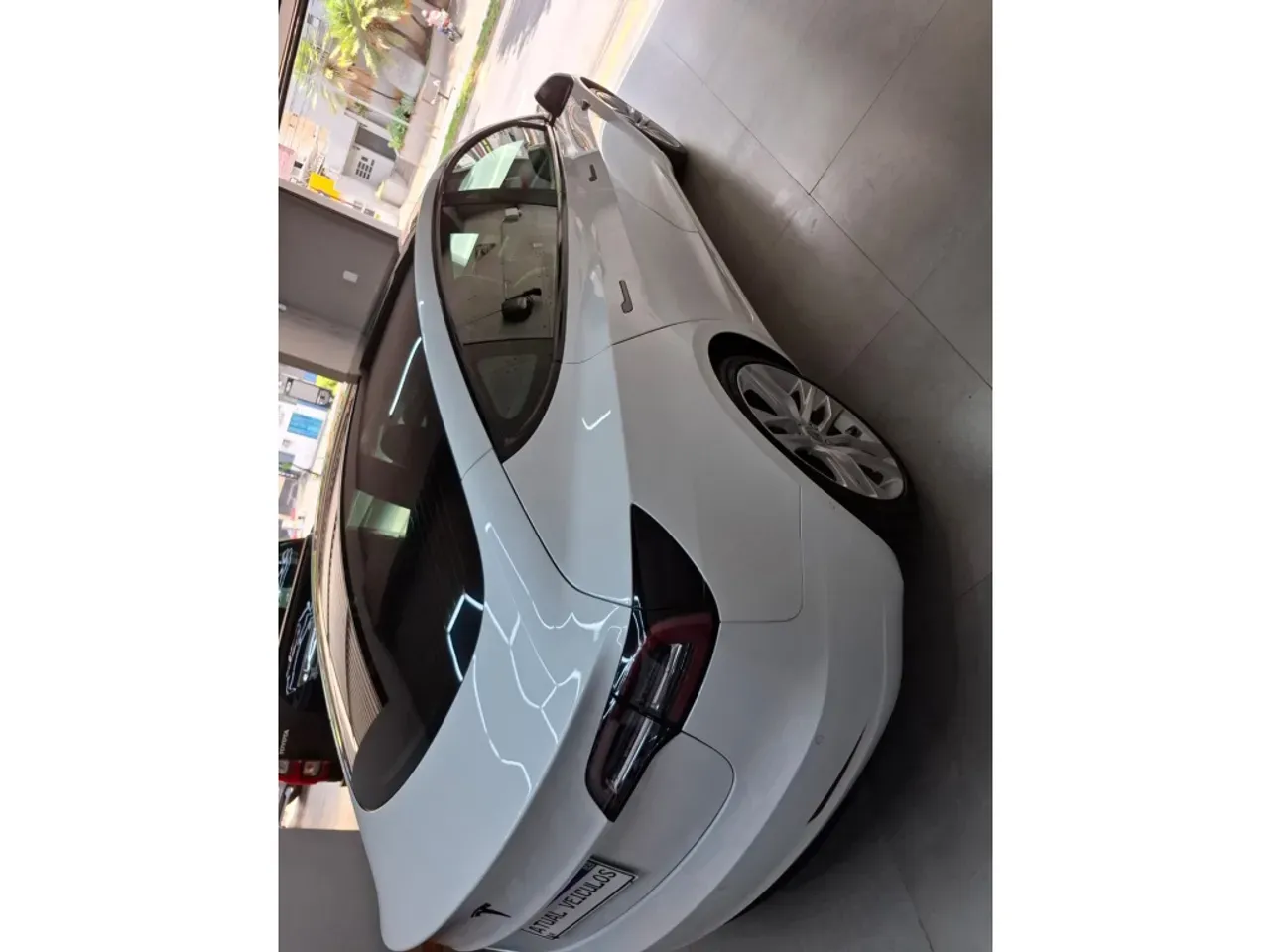 Tesla Model 3 - Imagem 7