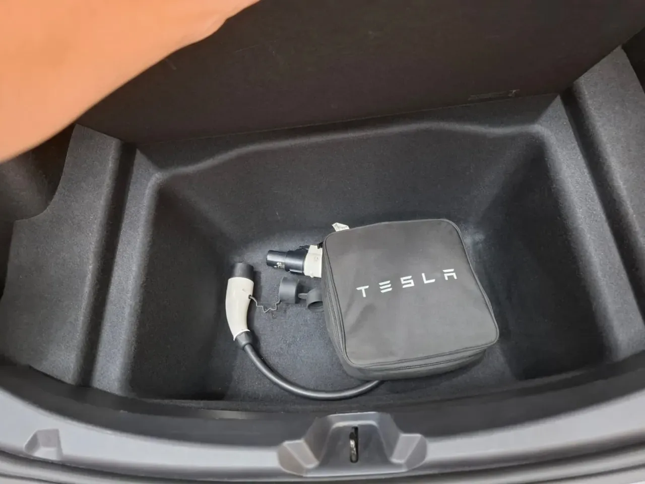 Tesla Model 3 - Imagem 18