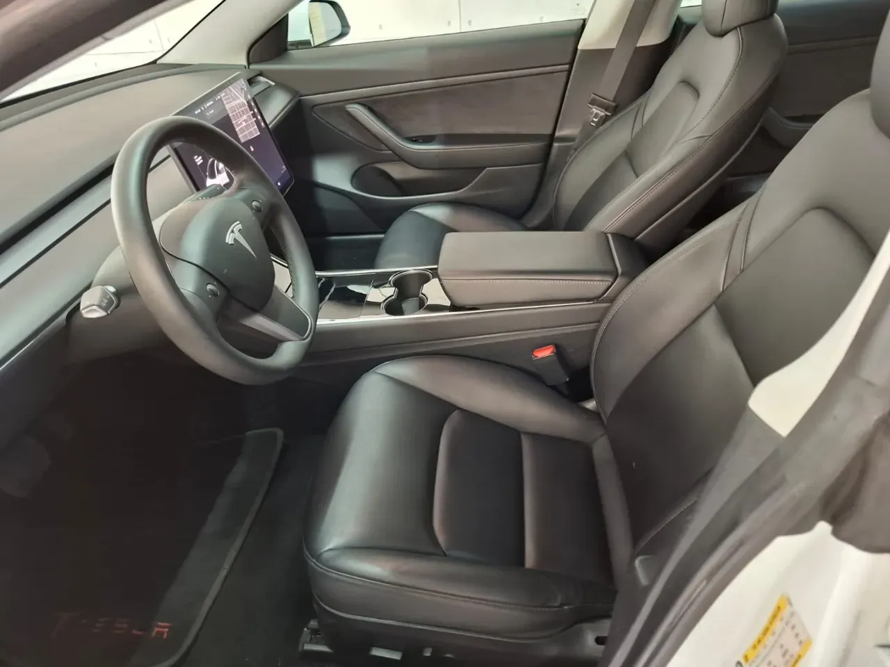 Tesla Model 3 - Imagem 15