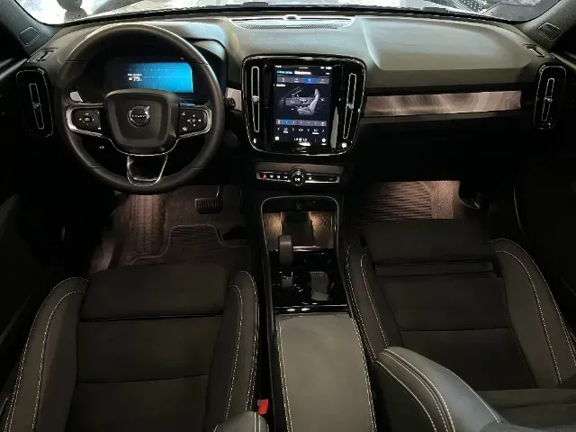 Volvo XC40 Recharge - Imagem 8