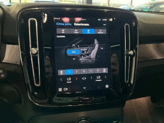 Volvo XC40 Recharge - Imagem 6