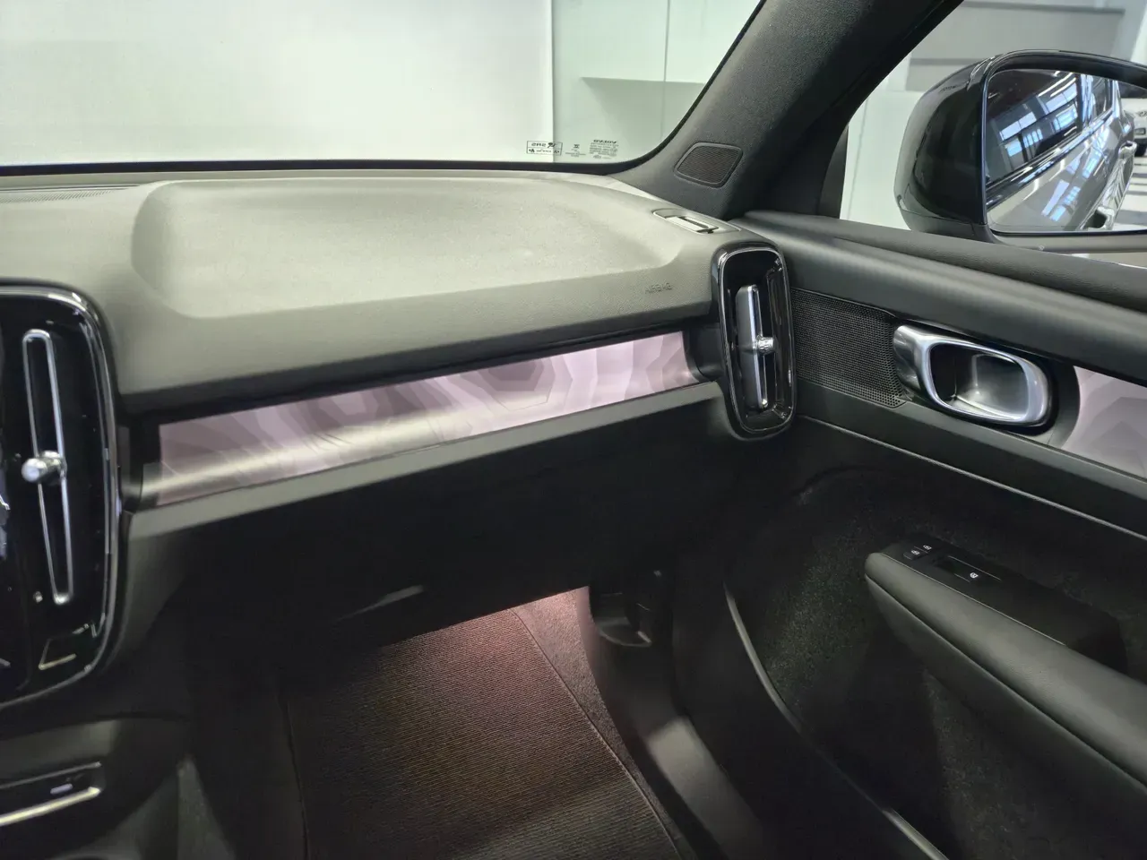 Volvo XC40 Recharge - Imagem 11