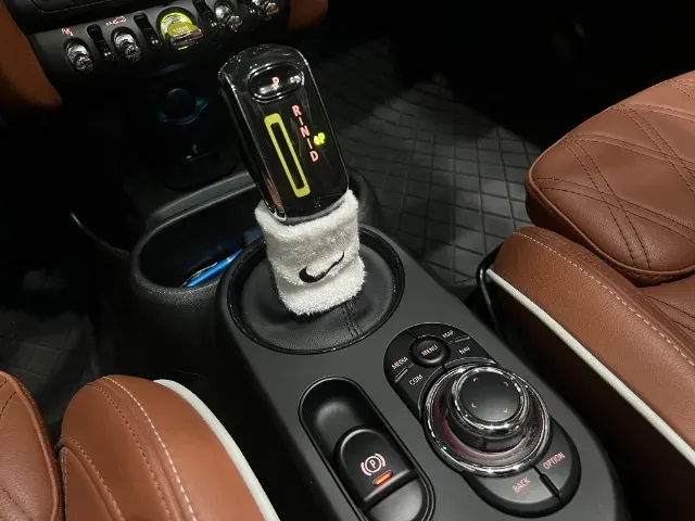 Mini Cooper SE - Imagem 16