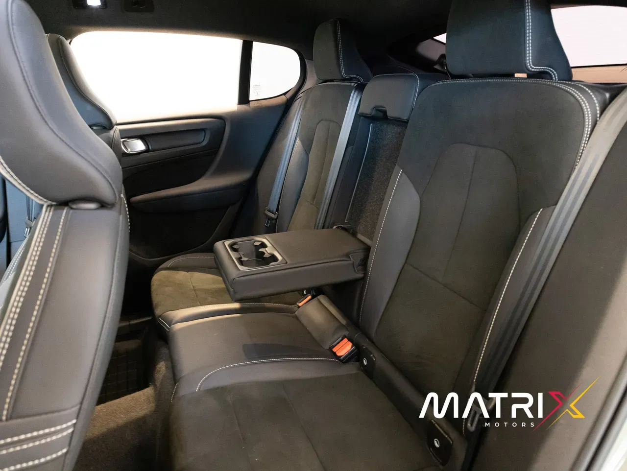 Volvo C40 Recharge - Imagem 18