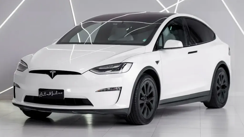Foto de um tesla model x