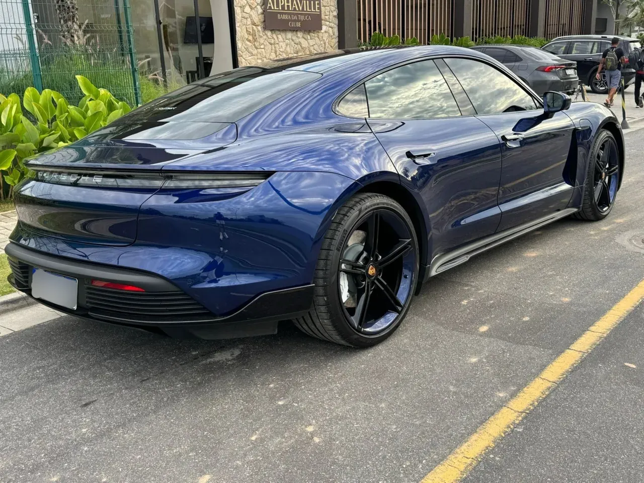 Porsche Taycan - Imagem 3