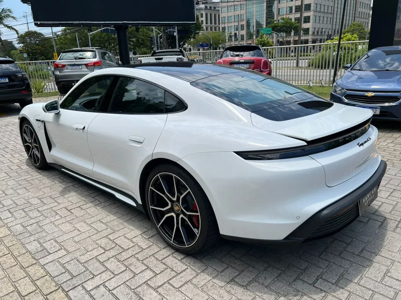 Porsche Taycan - Imagem 4