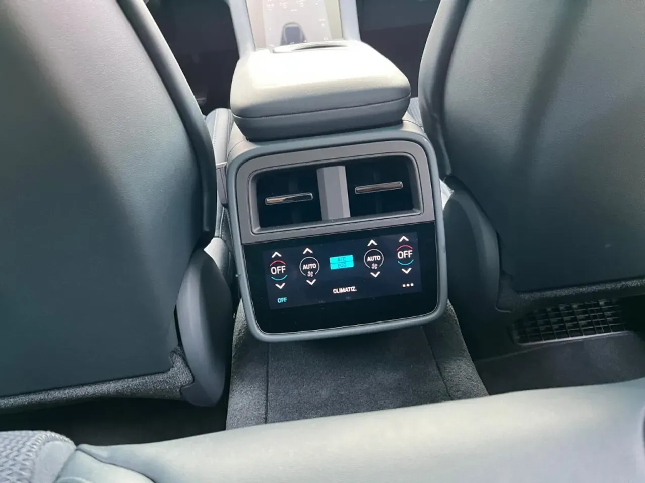 Porsche Taycan - Imagem 13