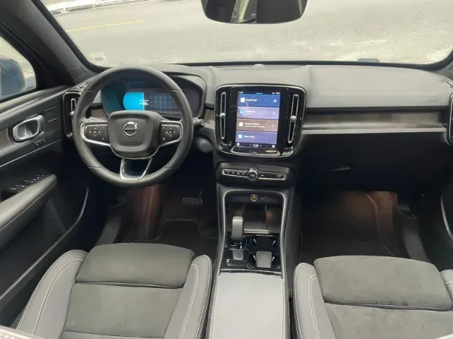 Volvo XC40 Recharge - Imagem 7