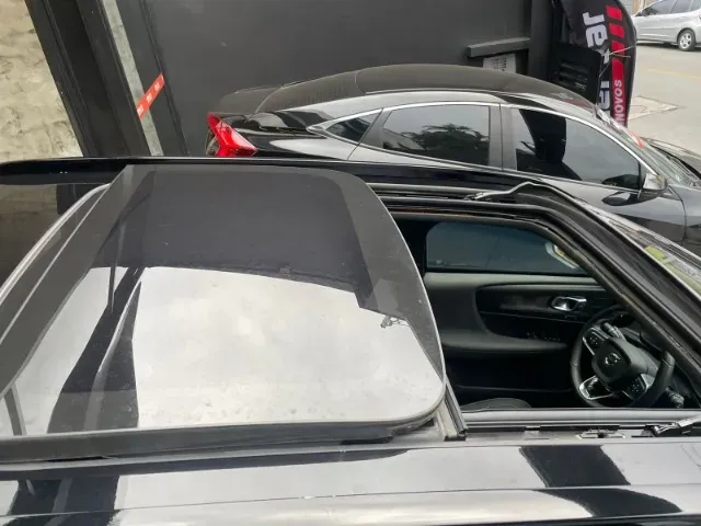 Volvo XC40 Recharge - Imagem 4