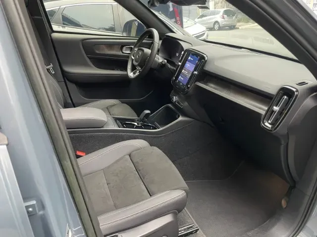 Volvo XC40 Recharge - Imagem 11