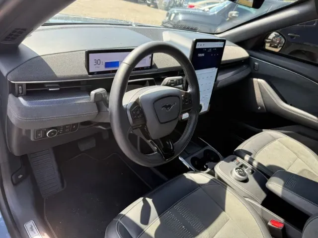 Ford Mustang Mach-e - Imagem 9