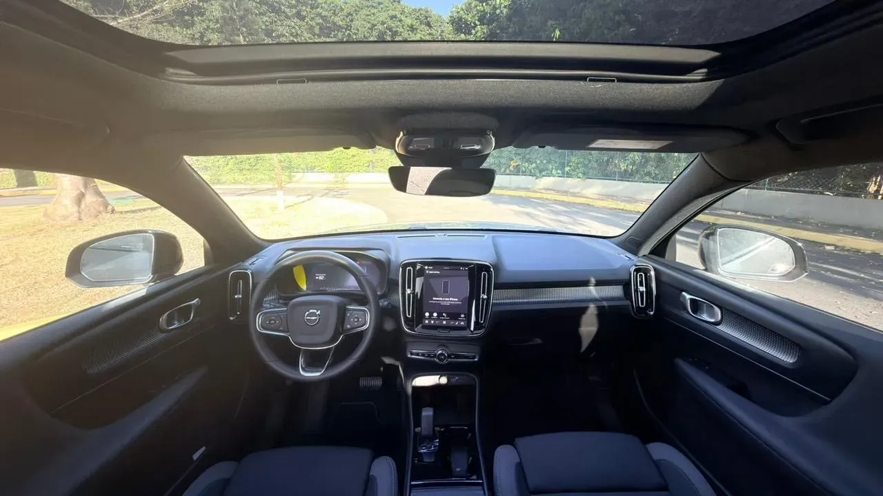 Volvo EX40 - Imagem 9