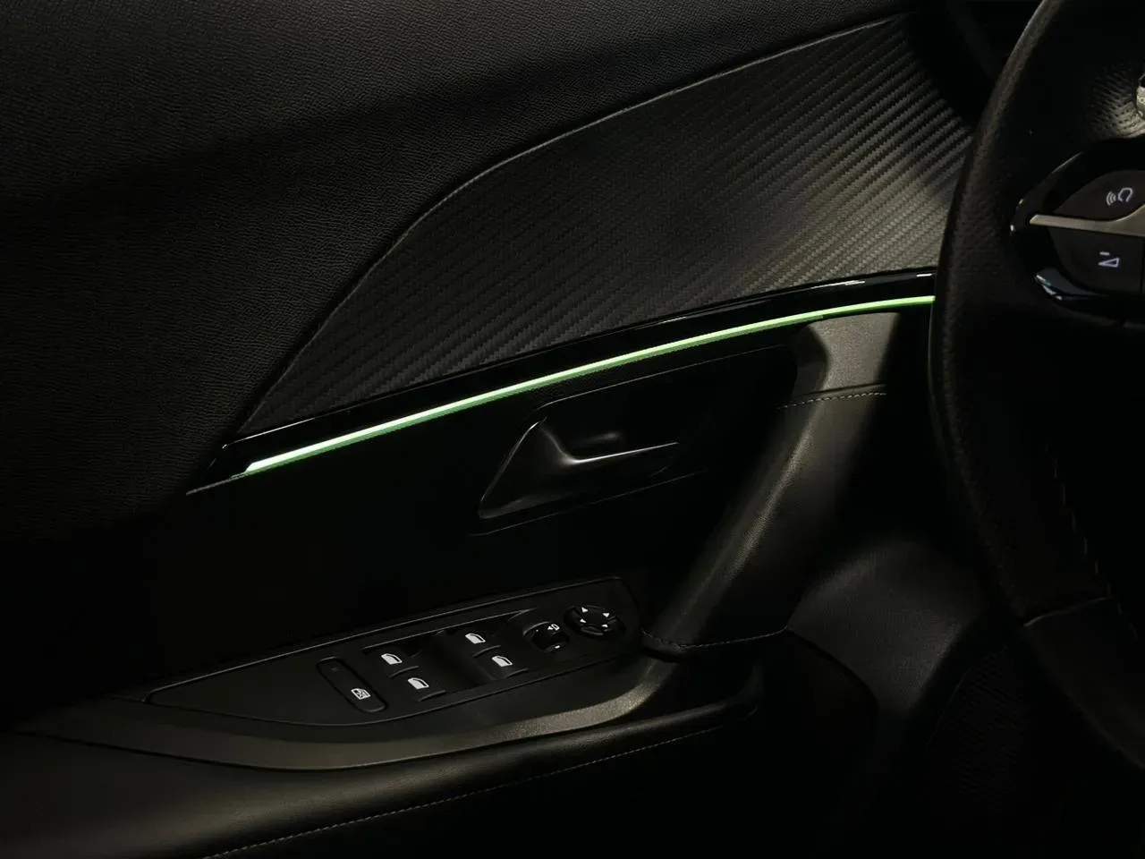 Peugeot E-2008 - Imagem 14