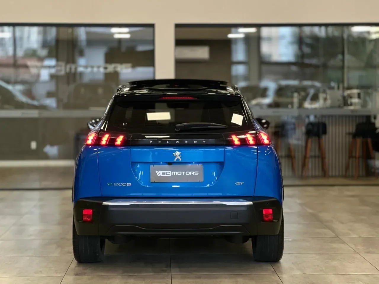 Peugeot E-2008 - Imagem 17