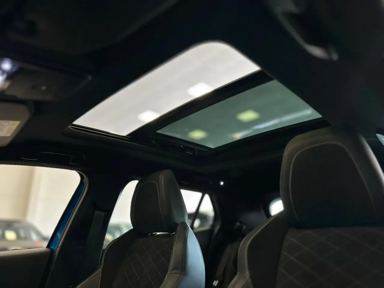 Peugeot E-2008 - Imagem 8