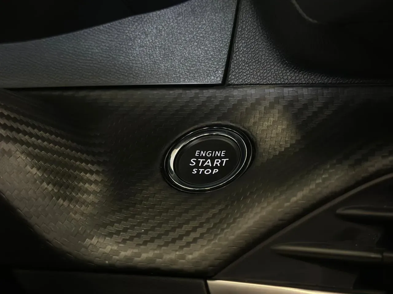 Peugeot E-2008 - Imagem 15