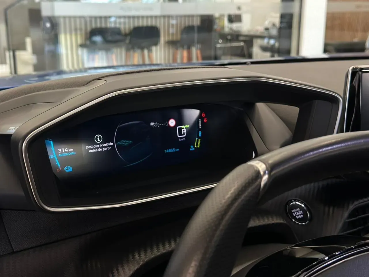 Peugeot E-2008 - Imagem 11