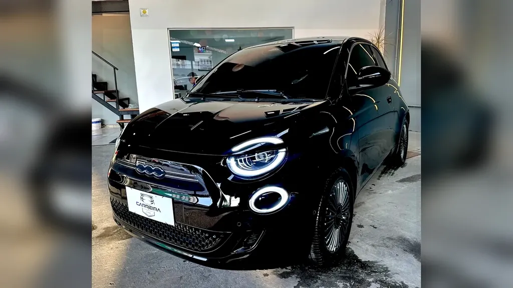 Foto de um fiat 500e