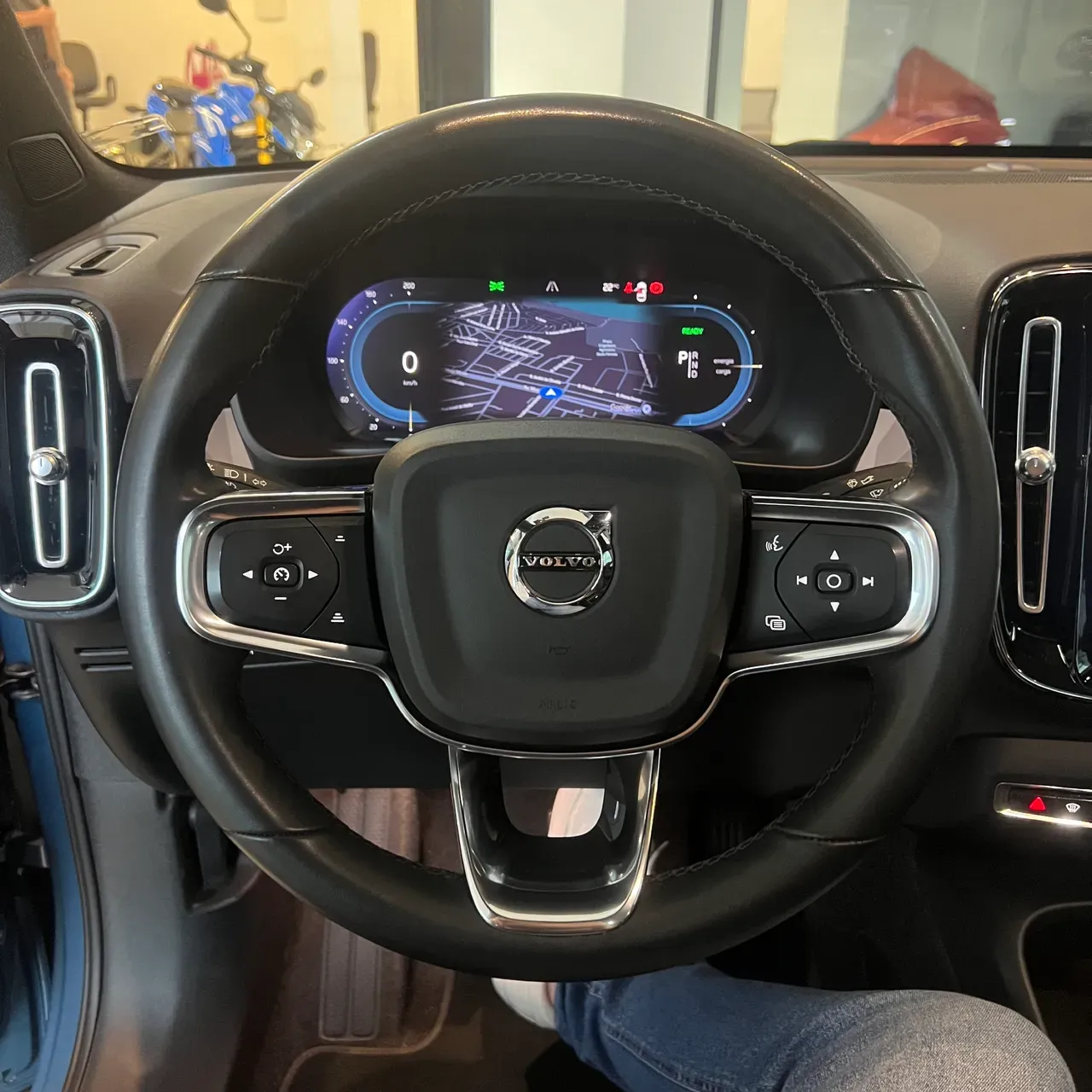 Volvo C40 Recharge - Imagem 12