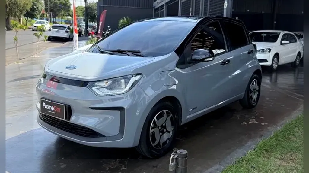 Foto de um jac e-js1