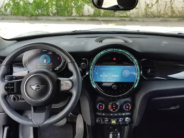 Mini Cooper SE - Imagem 11