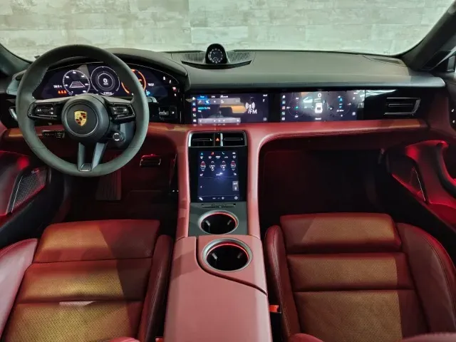 Porsche Taycan - Imagem 10