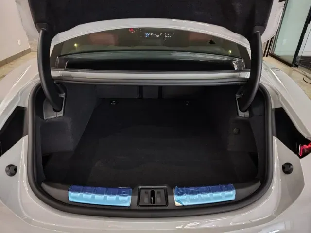 Porsche Taycan - Imagem 7