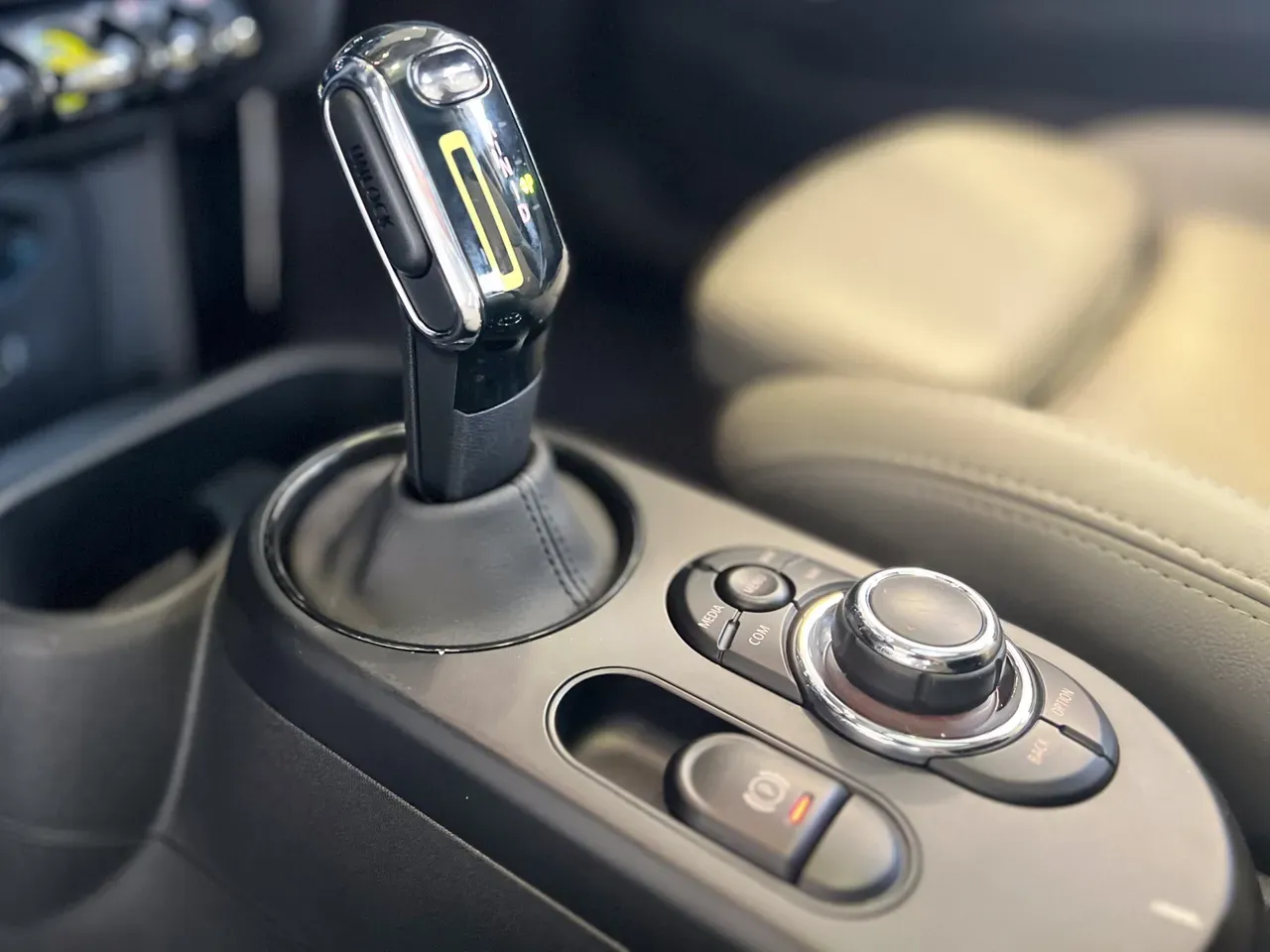 Mini Cooper SE - Imagem 10