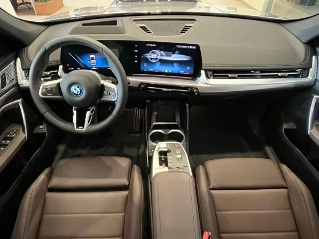 BMW IX1 - Imagem 9