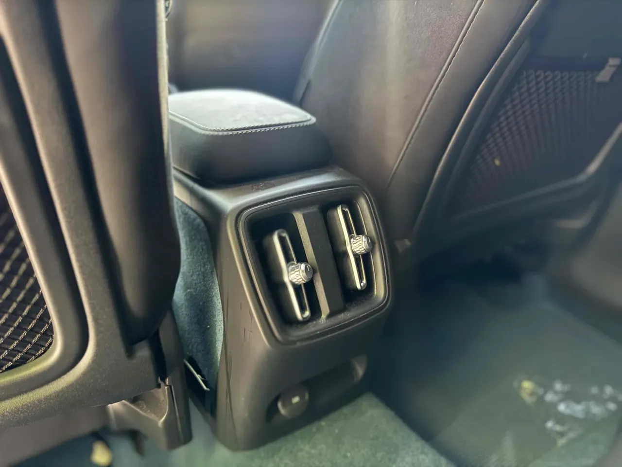 Volvo C40 Recharge - Imagem 10