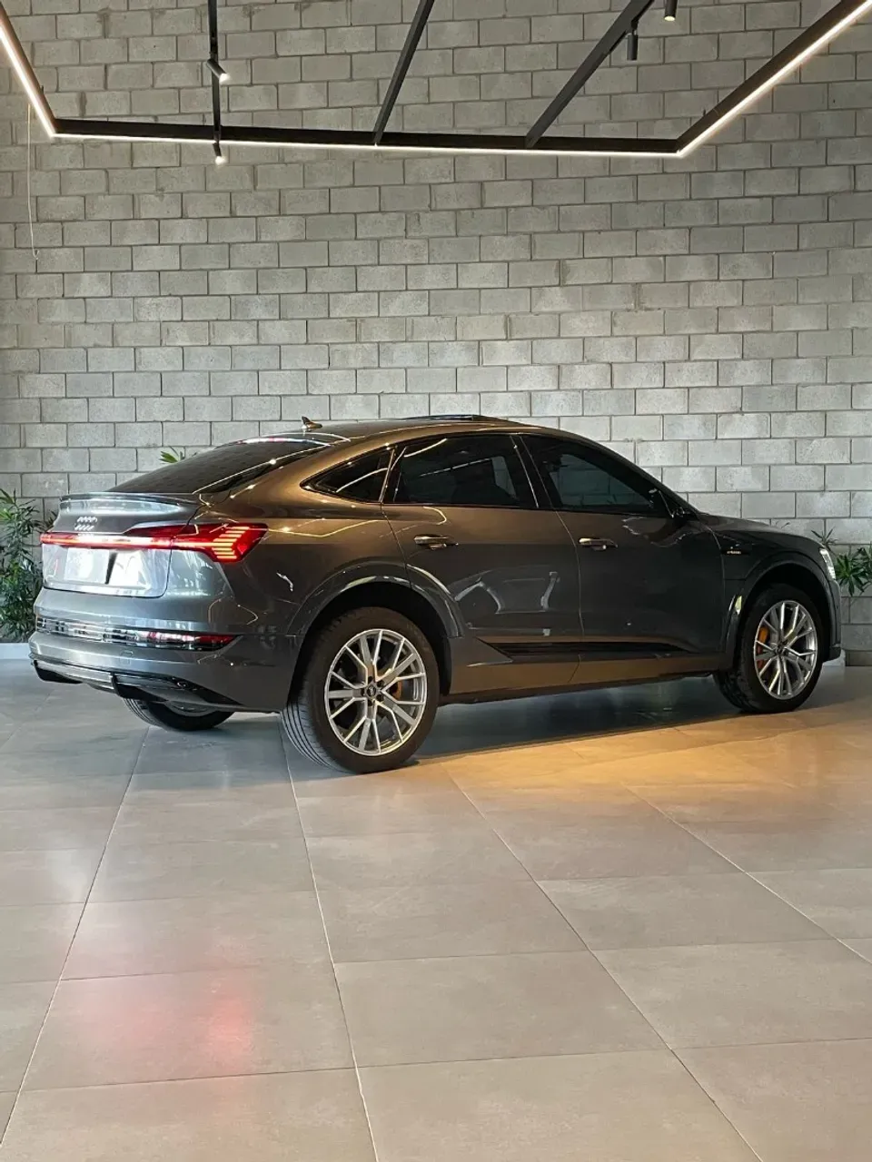 Audi E-tron S Sportback - Imagem 2