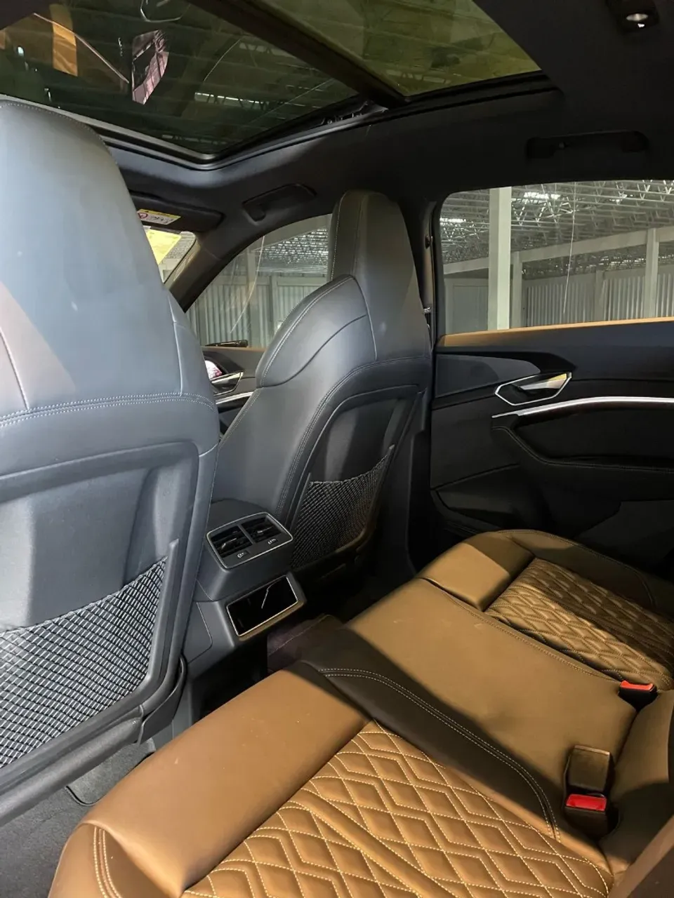 Audi E-tron S Sportback - Imagem 6