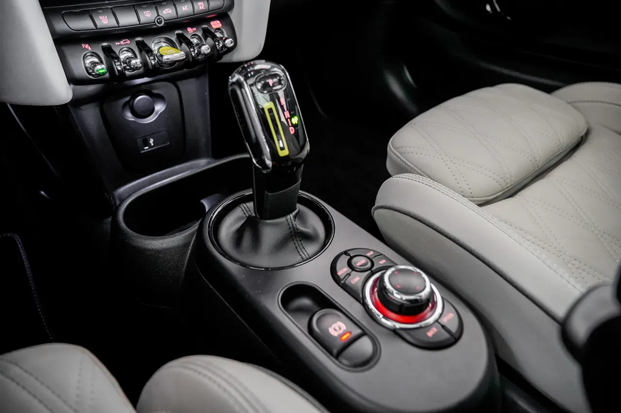 Mini Cooper SE - Imagem 12