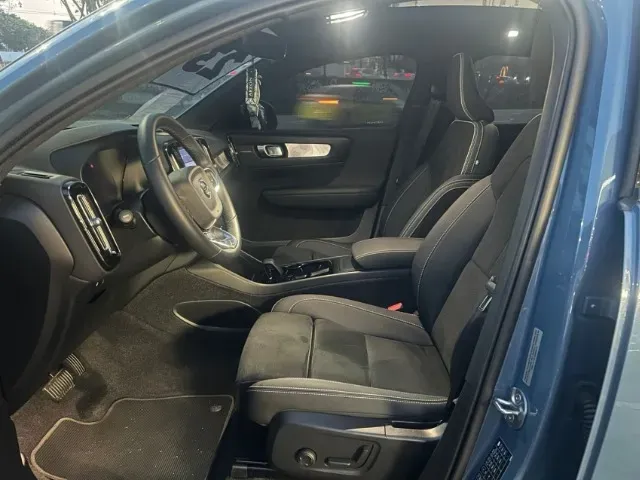 Volvo C40 Recharge - Imagem 12