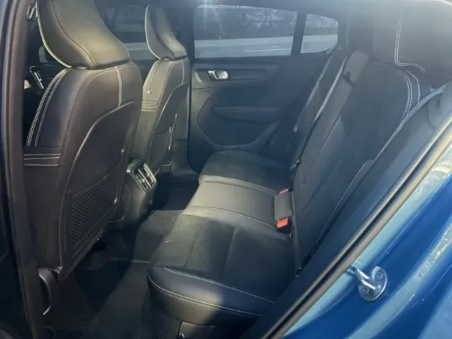 Volvo C40 Recharge - Imagem 11