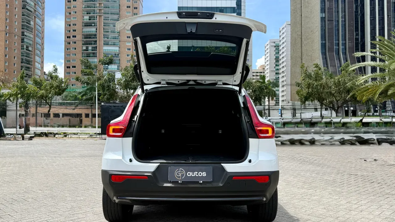 Volvo XC40 Recharge - Imagem 7