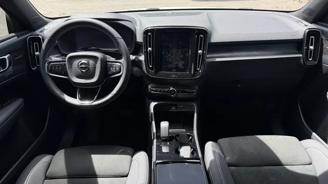Volvo XC40 Recharge - Imagem 14