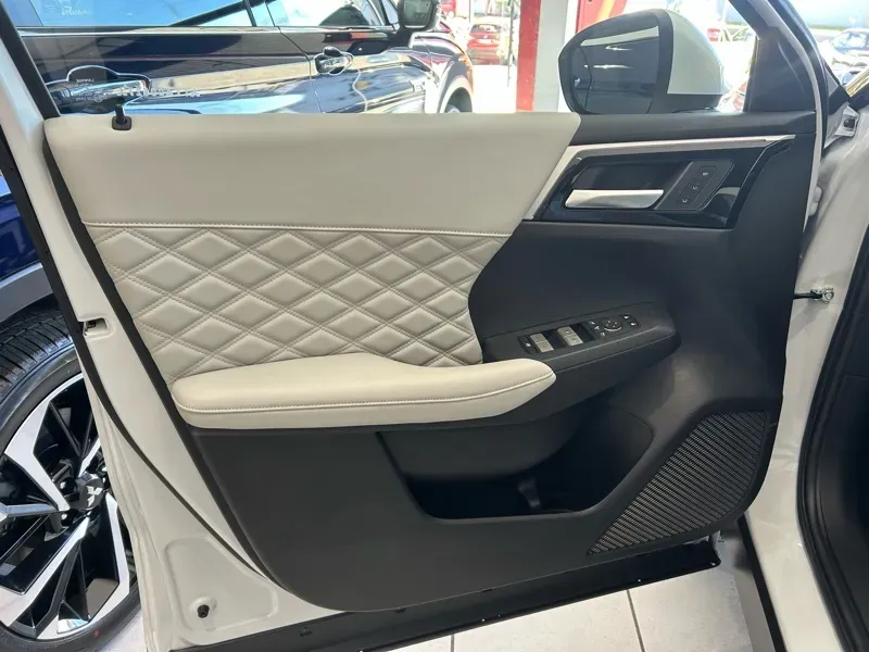 Mitsubishi Outlander Plug-in Hybrid - Imagem 7