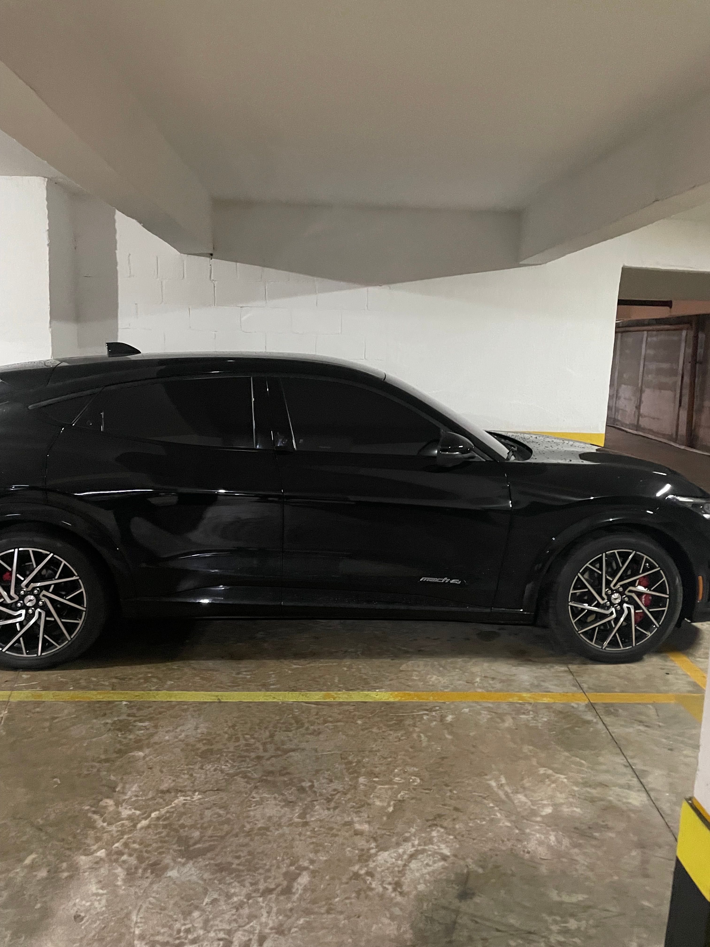 Ford Mustang Mach-E - Imagem 4