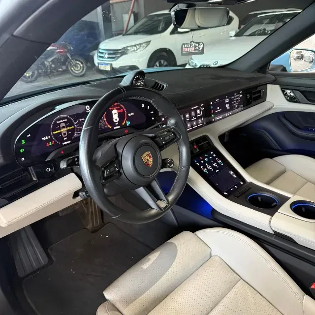 Porsche Taycan - Imagem 6