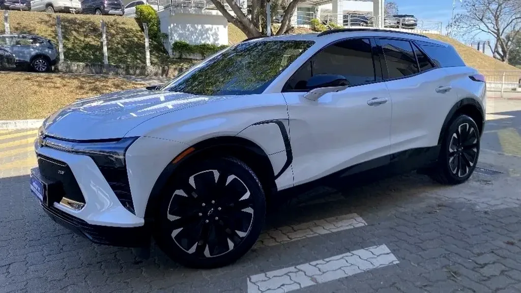 Foto de um chevrolet blazer ev