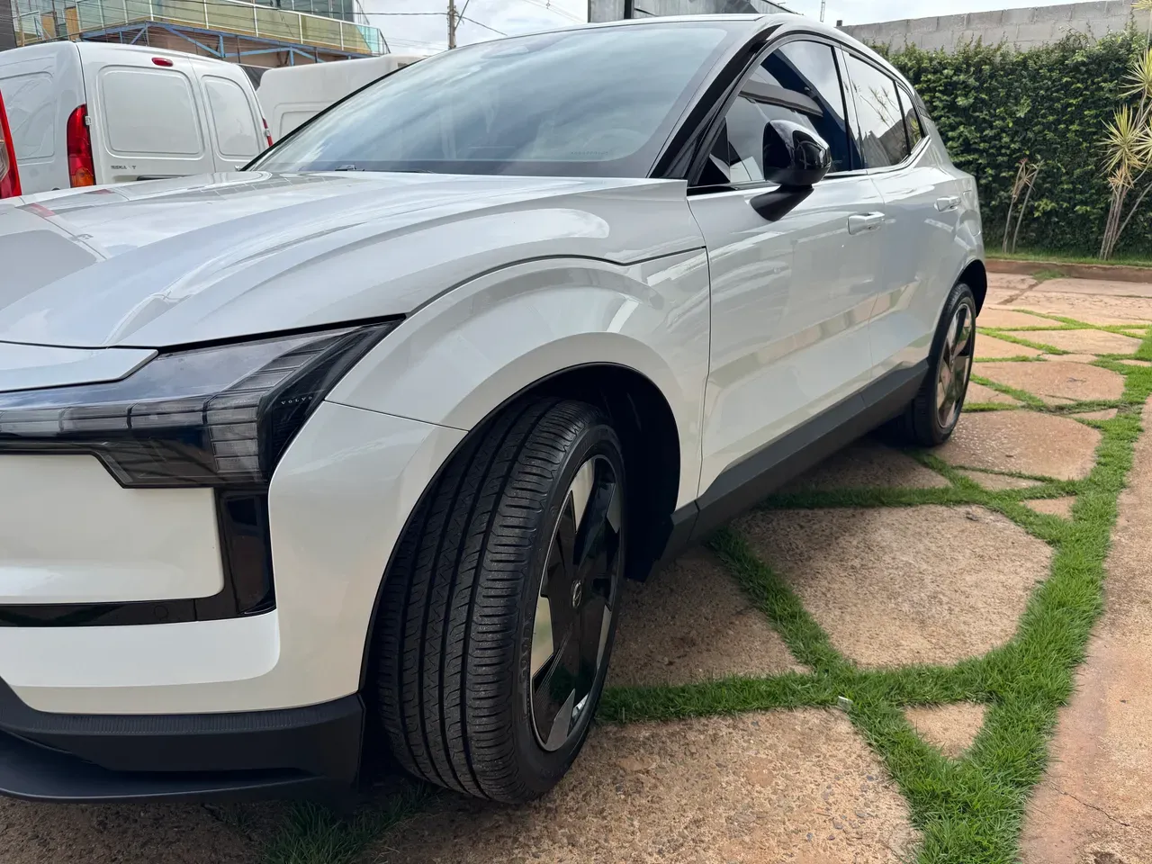 Volvo EX30 - Imagem 2