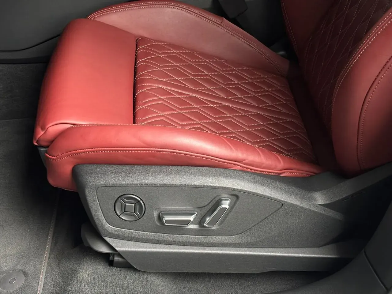 Audi E-tron S Sportback - Imagem 10