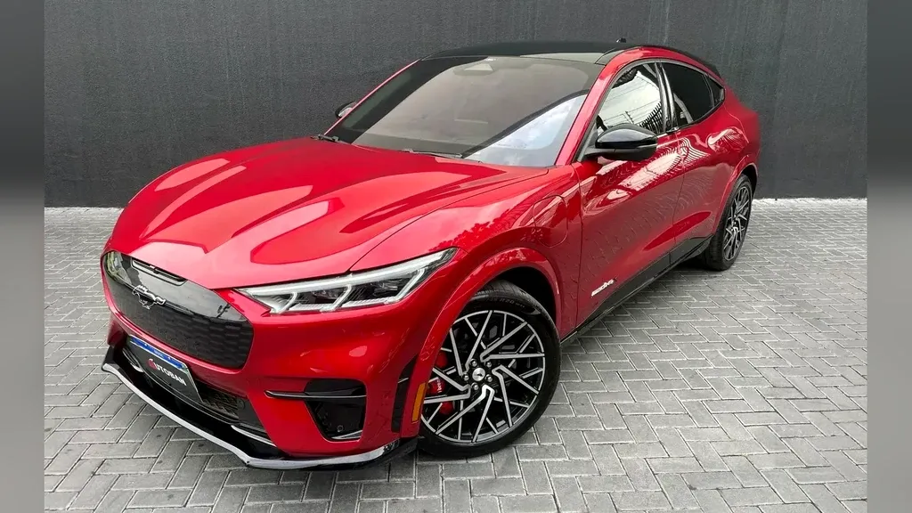 Foto de um ford mustang mach-e