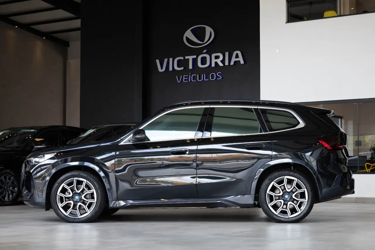 BMW IX1 - Imagem 3