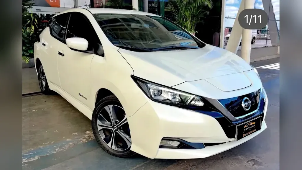 Foto de um nissan leaf